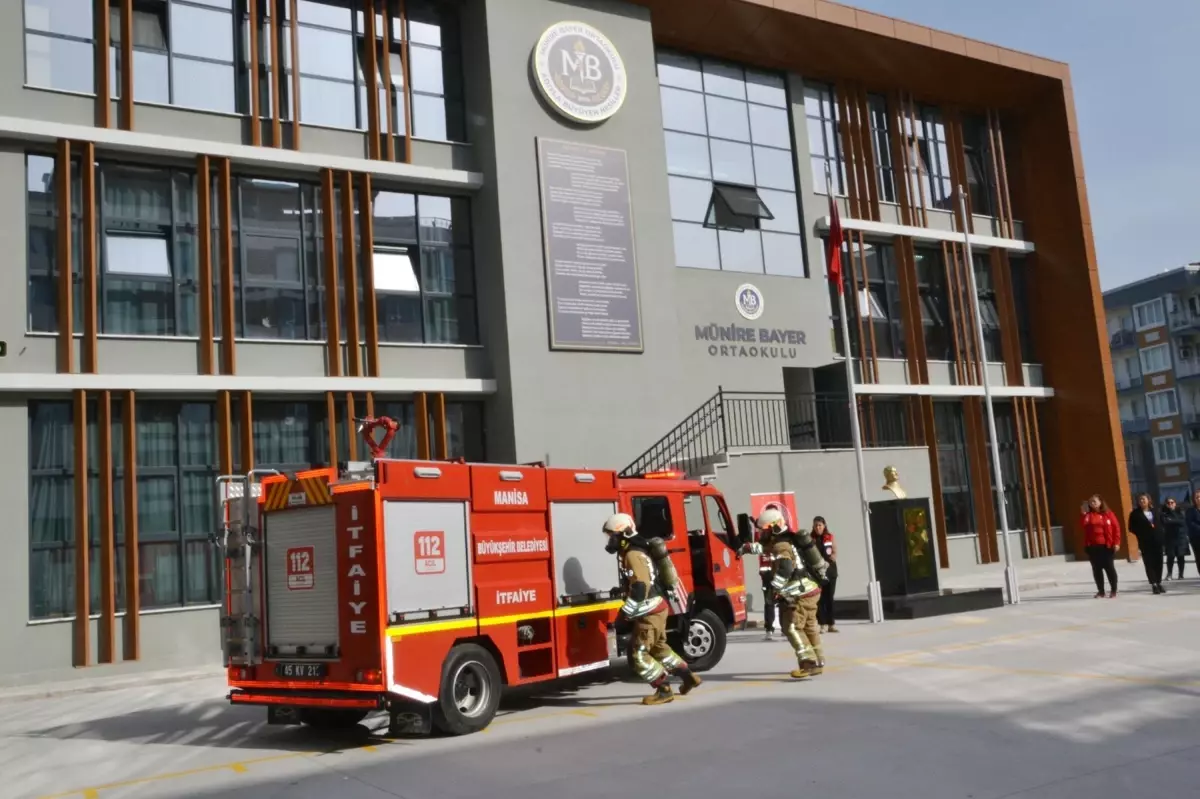 Manisa\'da Deprem Tatbikatı Gerçekleştirildi