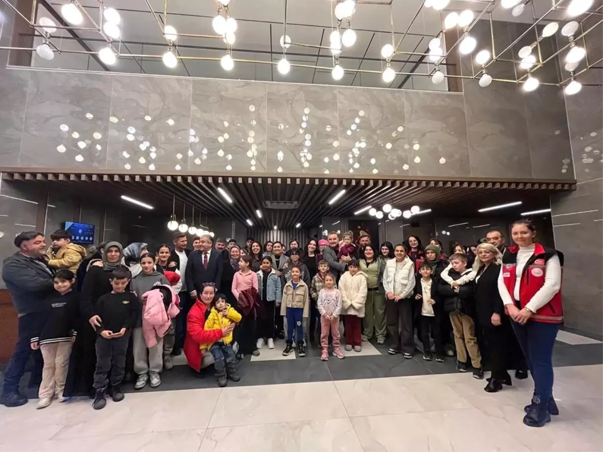 Edremit\'te Yetim Çocuklar için İftar Programı