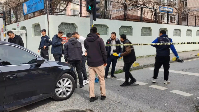 Okul önünde dehşet! Başından vurup kaçtı