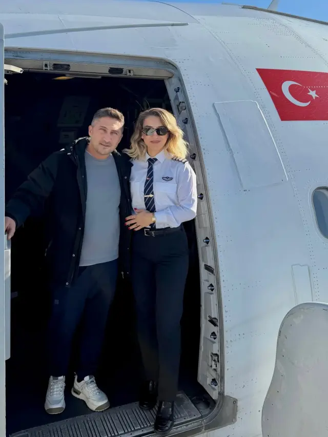 Sabri Sarıoğlu'nun eşi kaptan pilot oldu