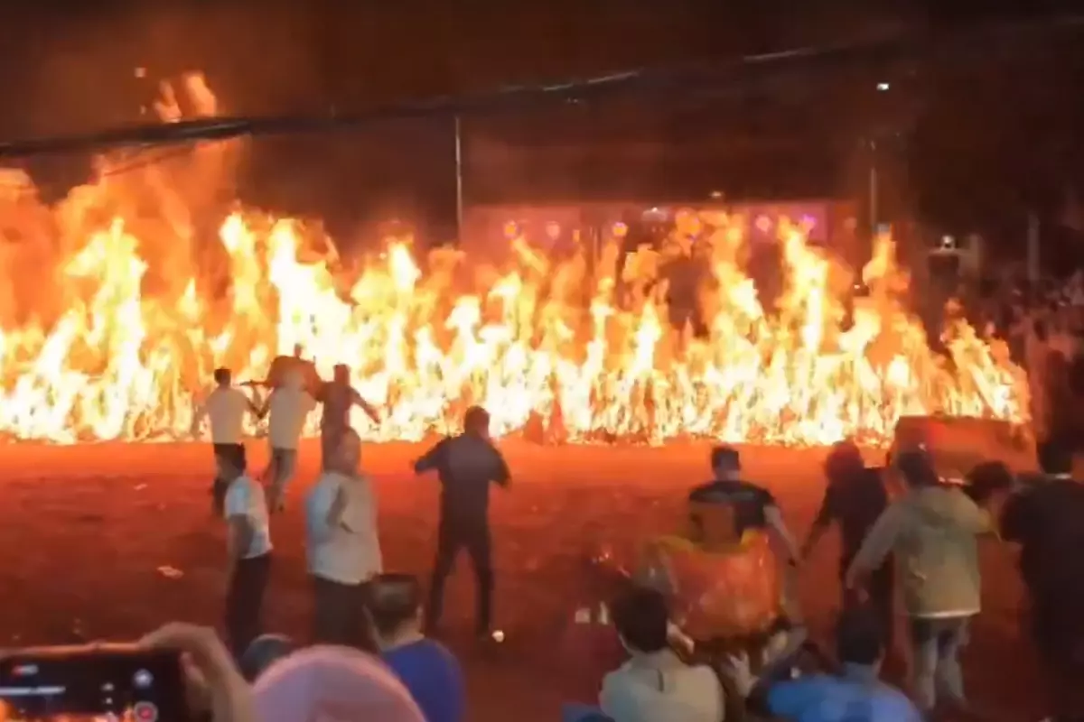 Savaş sürerken Çin\'de dikkat çeken görüntü! Bir anda harekete geçtiler