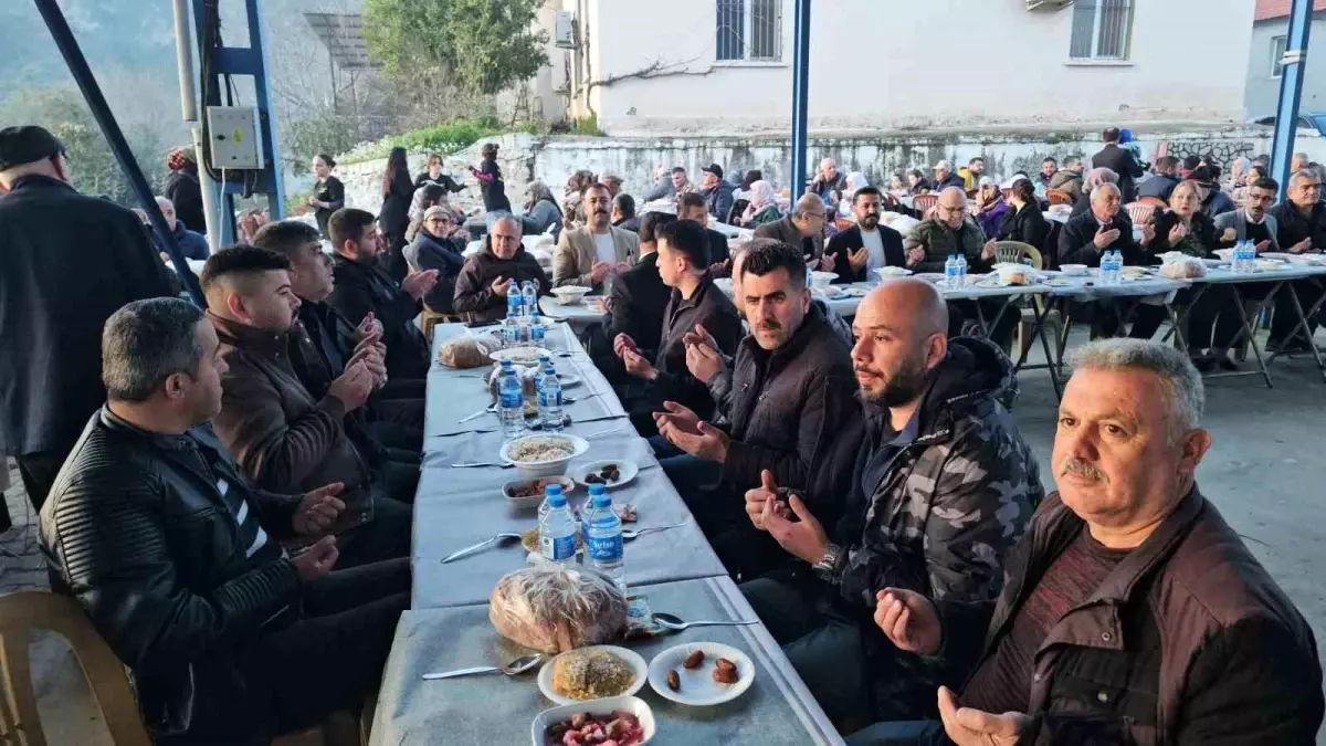 Yağdere Mahallesi\'nde geleneksel iftar buluşması