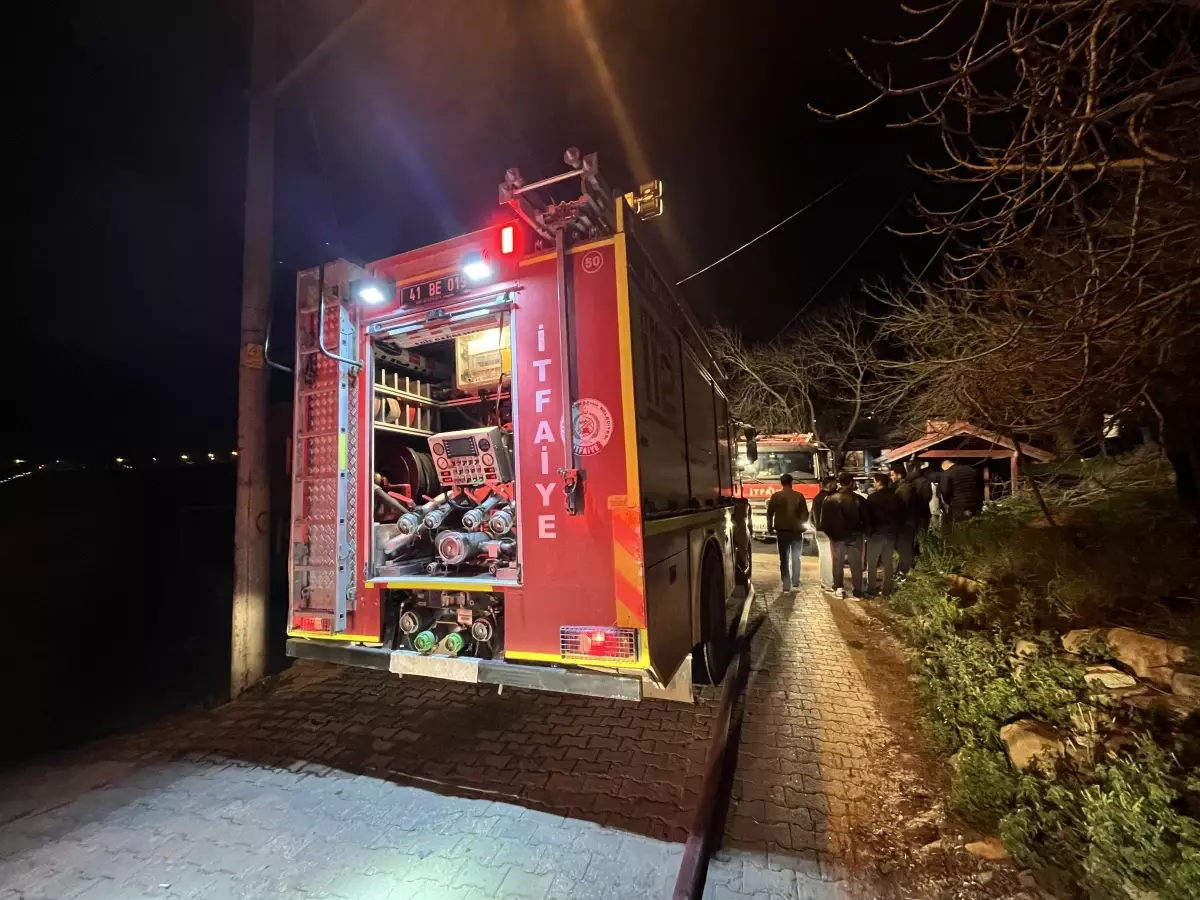 Kocaeli\'de Yangın: 71 Yaşındaki Adam Hayatını Kaybetti