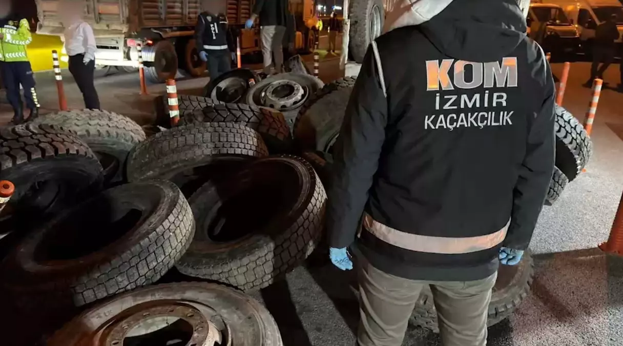İzmir\'de Kaçak Sigara Operasyonu