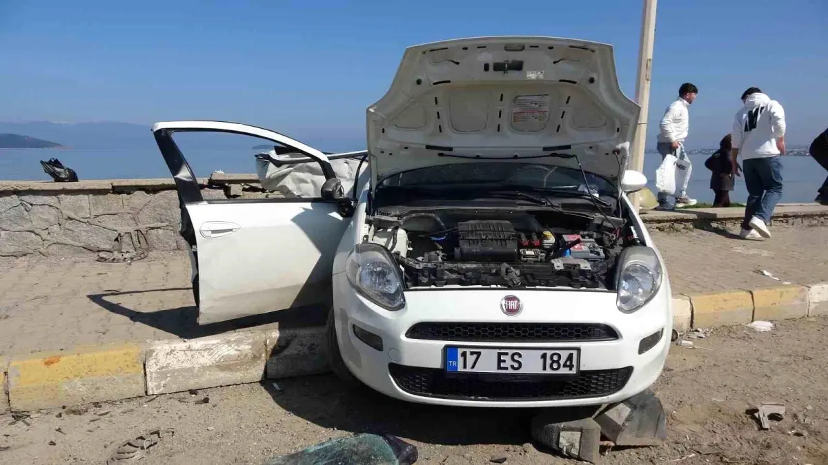 Ayvalık\'taki trafik kazasında ölü sayısı 2\'ye yükseldi