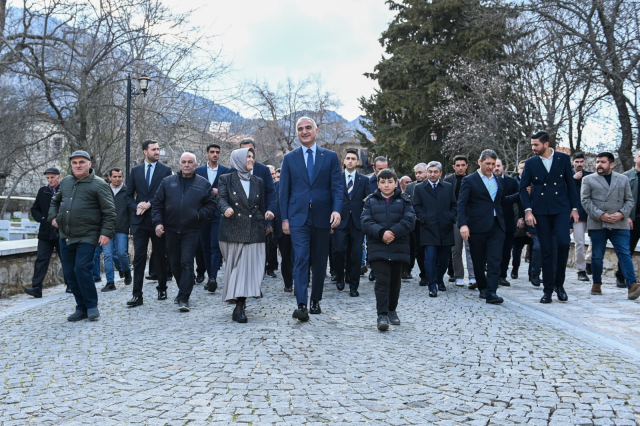 Baba ocağı İbradı'da vefa buluşması: Bakan Ersoy hemşehrileriyle iftar sofrasında bir araya geldi