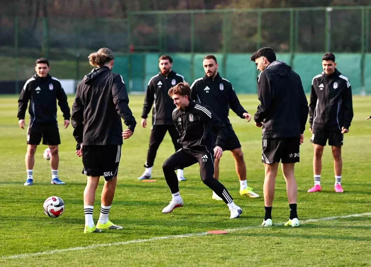 Beşiktaş Galatasaray Maçı İçin Kampa Girdi