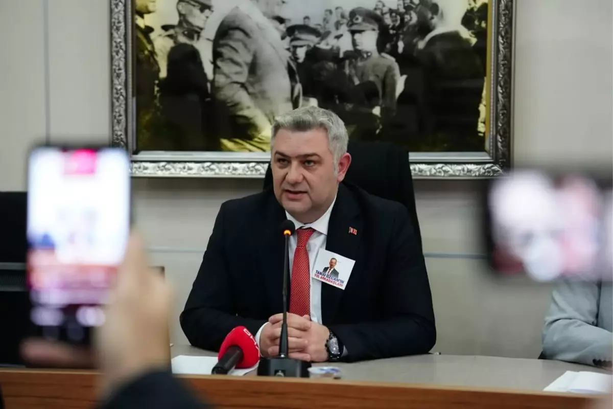 Bolu Belediyesi\'nde başkanvekiliği görevine Mehmet Tuna Özcan seçildi