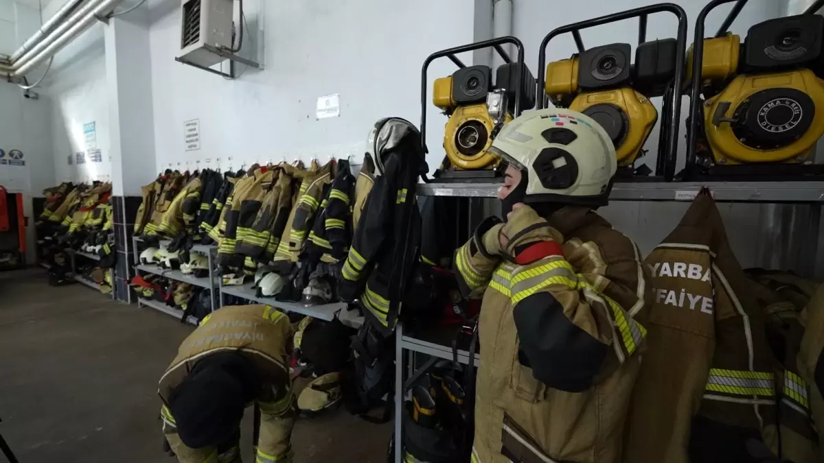 Diyarbakır\'da Kadın İtfaiyeciler Gurur Kaynağı