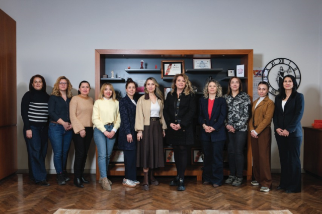 ERKUNT'TA CAM TAVAN YOK, GÜÇLÜ KADINLAR VAR