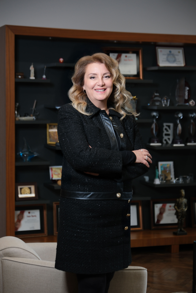 ERKUNT'TA CAM TAVAN YOK, GÜÇLÜ KADINLAR VAR