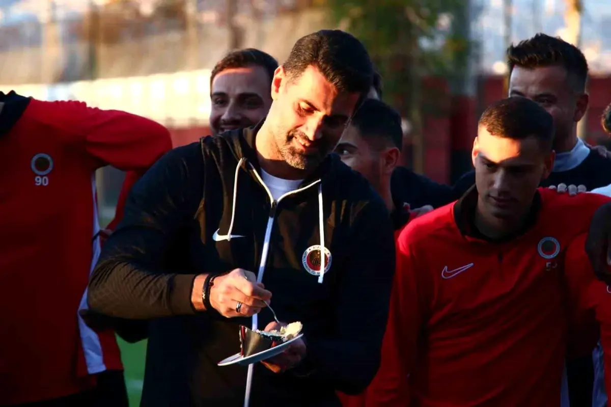 Gençlerbirliği\'nde Hoca Krizi: Levent Şahin Görevden Alındı