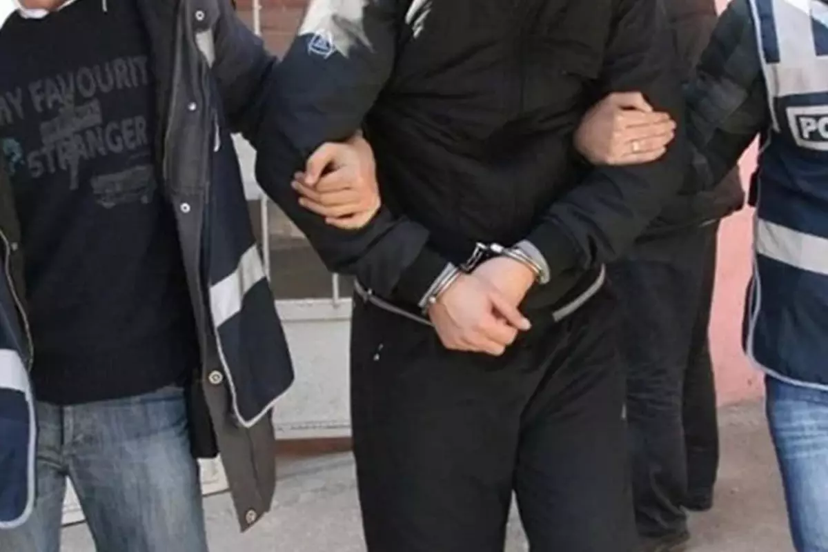 İstanbul\'da çete operasyonu: 10 gözaltı