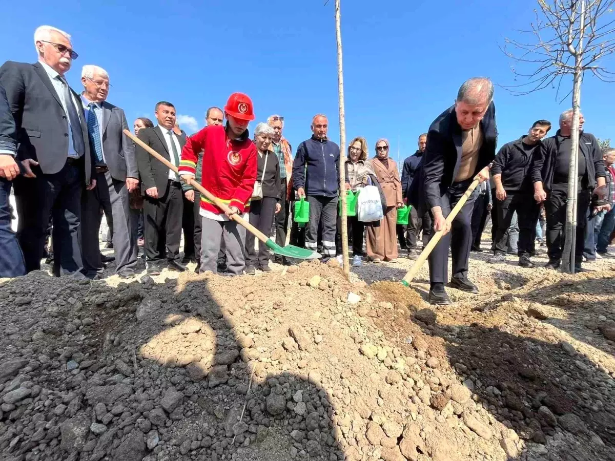 İzmir\'de 4 bin 200 ağaçlık \'İtfaiye Korusu\' açıldı