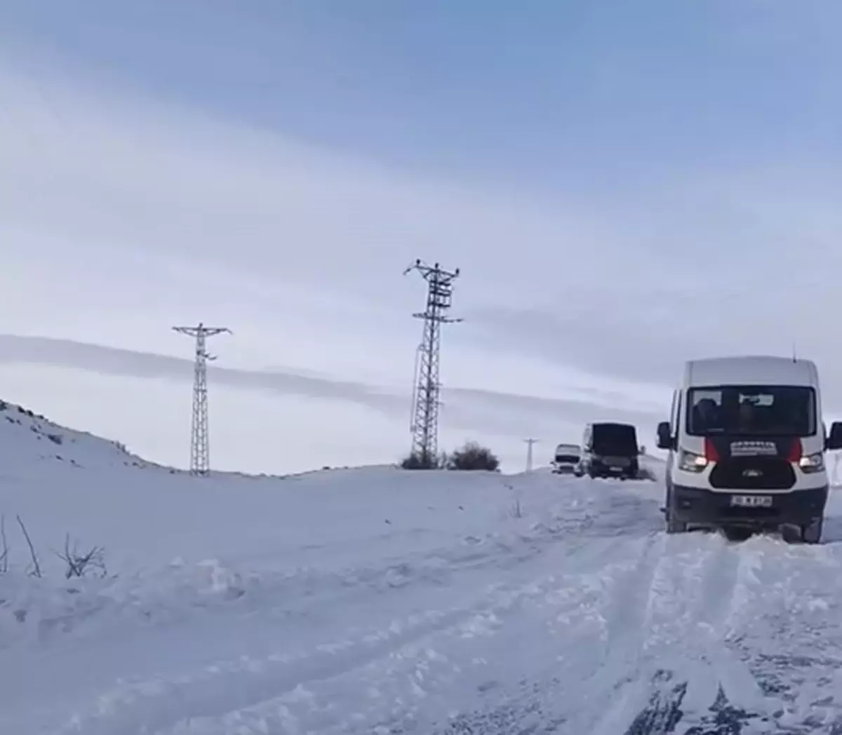 Kars\'ta Kar Yağışı Ulaşımı Durma Noktasına Getirdi