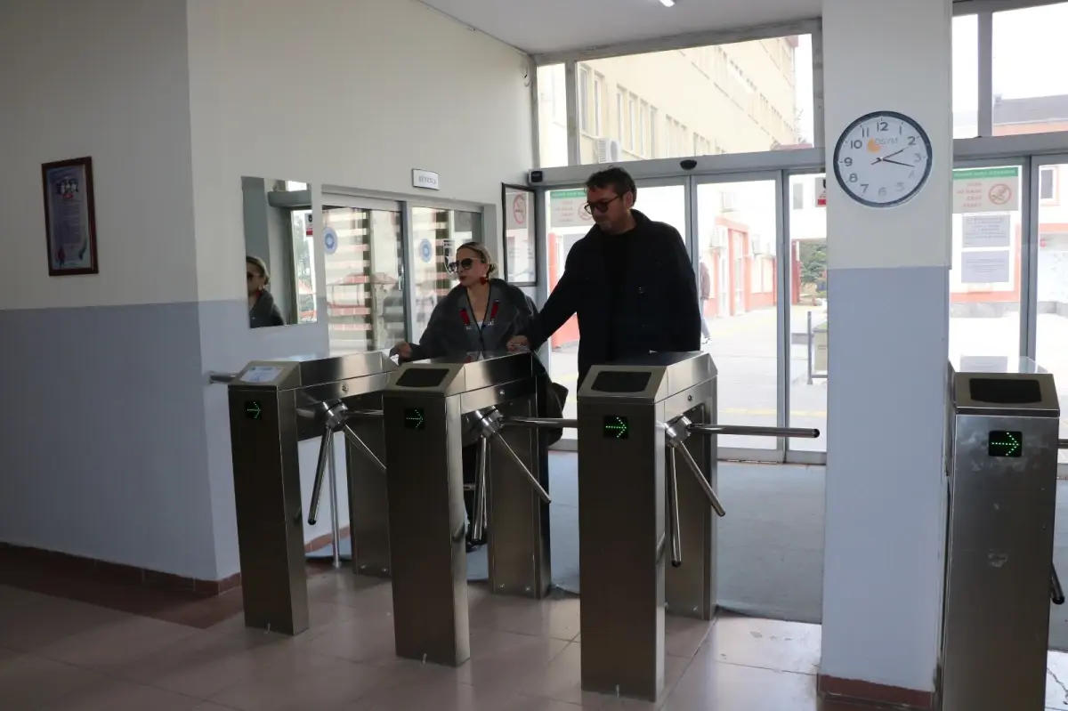 Gazeteci Çift, Üniversitede Sıra Arkadaşı Oldu