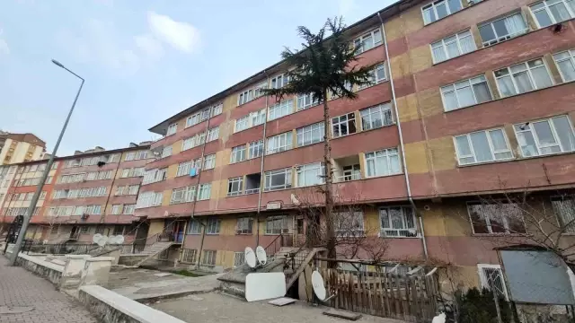 5. kattan balıklama atladı! Korkunç olay kamerada