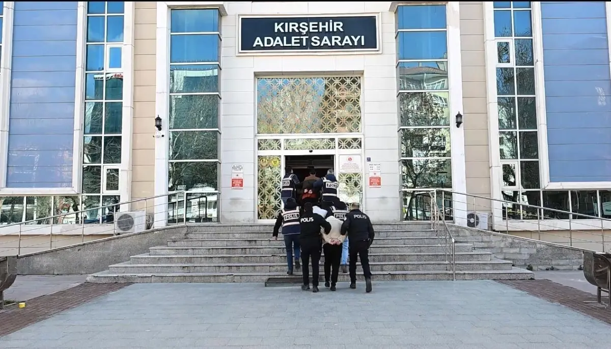 Kırşehir\'de Dolandırıcılara Operasyon