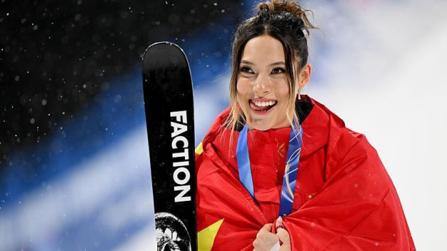 Kış Olimpiyatlarına damga vuran Eileen Gu bakın nerede görüldü