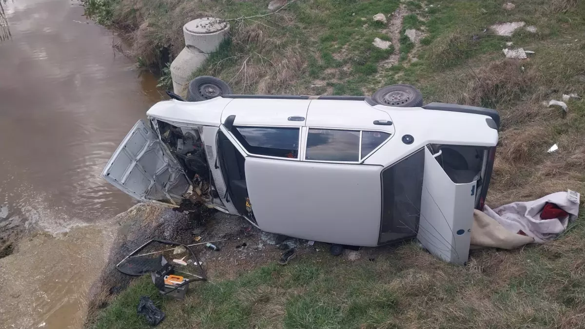 Tavşanlı\'da Araç Kazası: 3 Yaralı