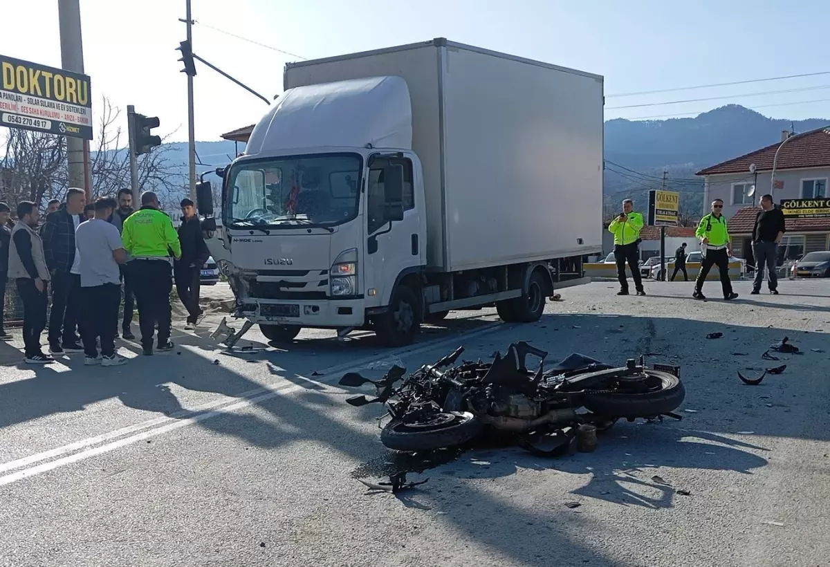 Burdur\'da motosiklet kazası: 22 yaşındaki sürücü hayatını kaybetti