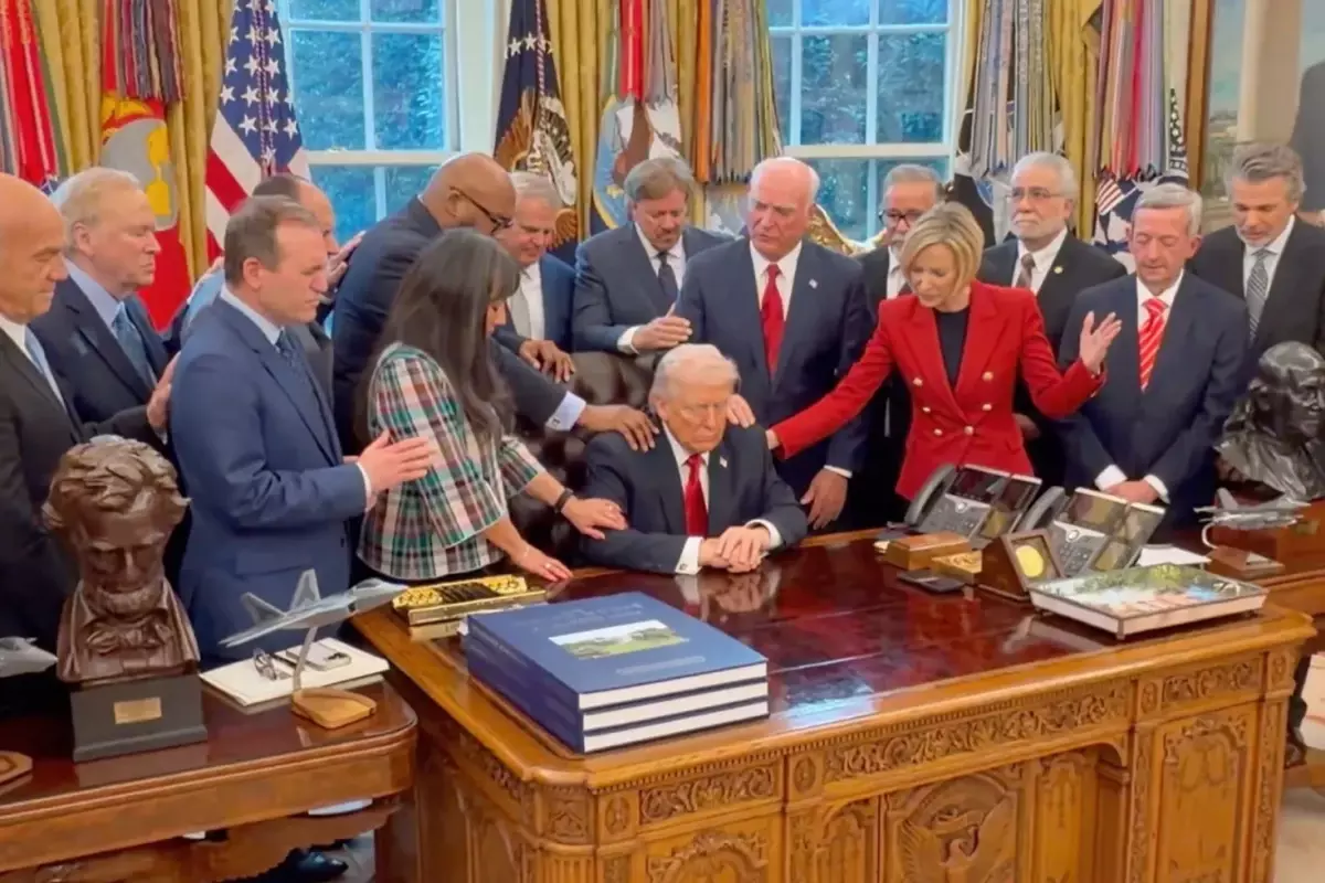 Evangelist papazlardan Trump\'a toplu dua