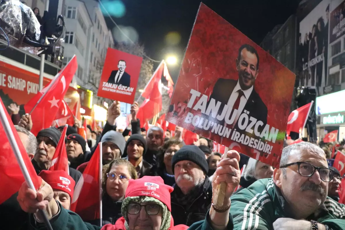 CHP Lideri Özel, Tanju Özcan\'a Destek Verdi