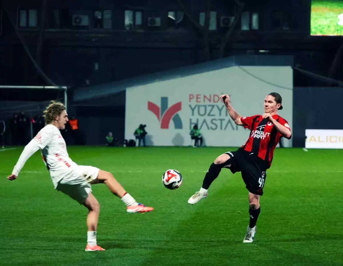 Pendikspor ve Vanspor FK Berabere