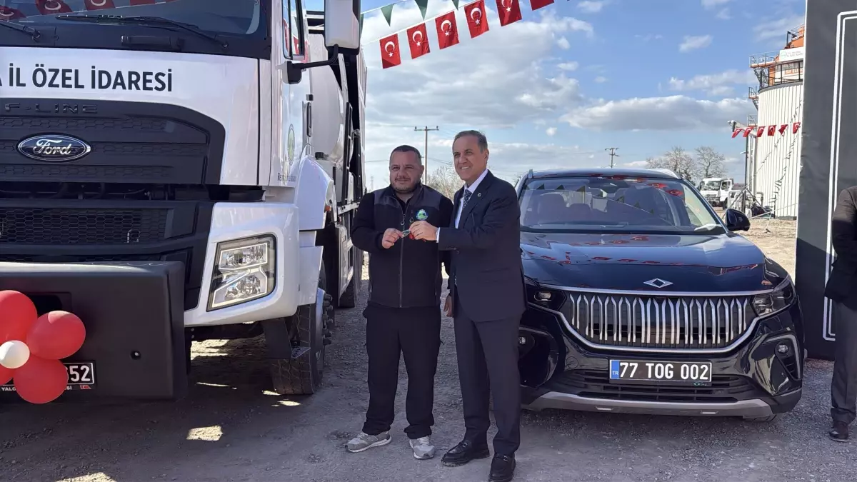 Yalova\'ya Yeni Araçlar Teslim Edildi