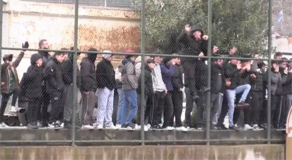 Artvin\'de Şampiyonluk Maçı Kavga Nedeniyle Tatil Edildi