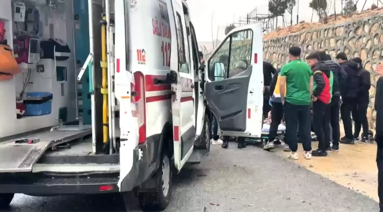 Batman-Mardin Yolunda Kaza: 2 Yaralı