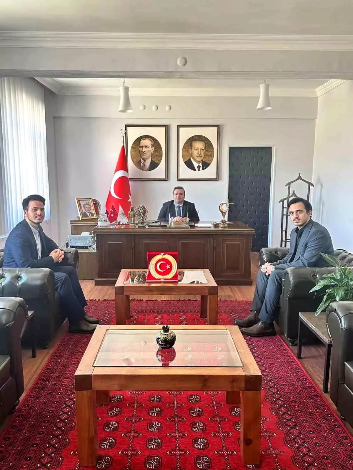 İkiz Kardeşler İmam Olarak Atandı