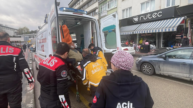 Bolu'da bankta oturan erkeğe sözlü tacizde bulunduğu iddia edilen yaşlı adam darp edildi