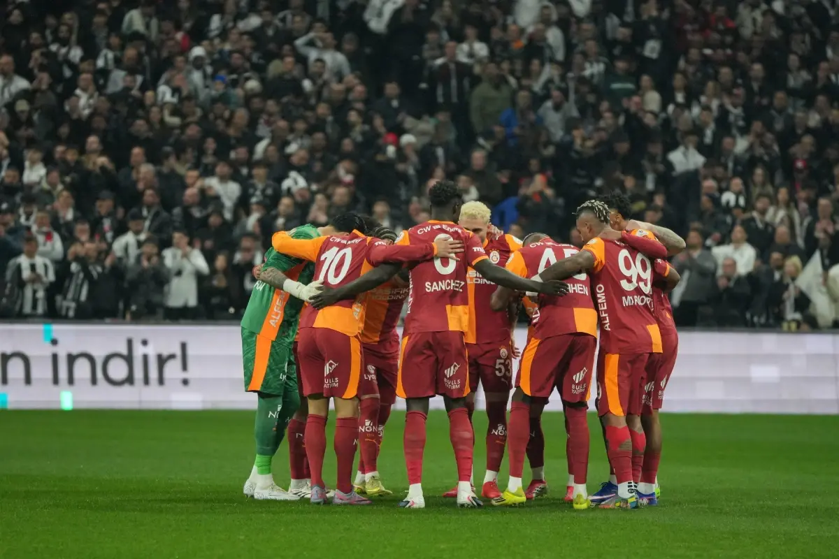 Galatasaray Derbi\'de Önde