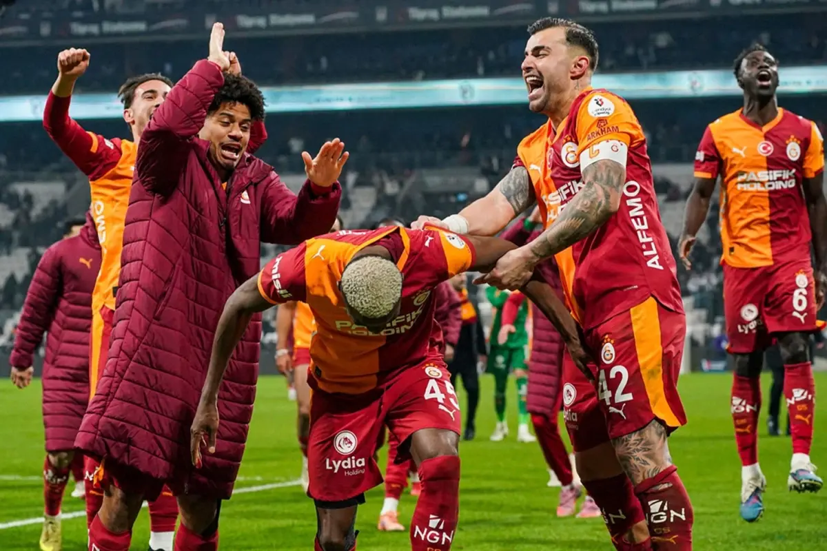 Galatasaray, Fenerbahçe ile arasındaki farkı 7\'ye çıkardı