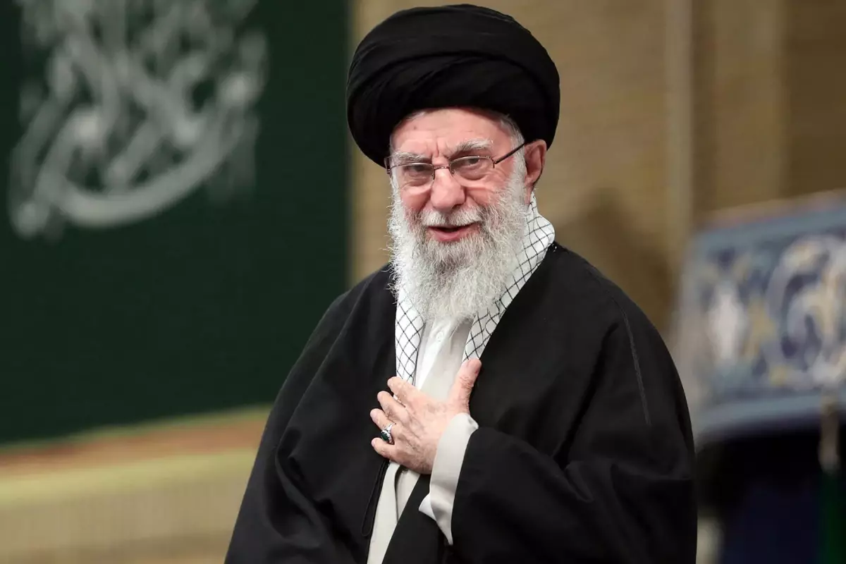 Hamaney\'in oğullarıyla ilgili dikkat çeken detay: O en yüksek liderdi ama...