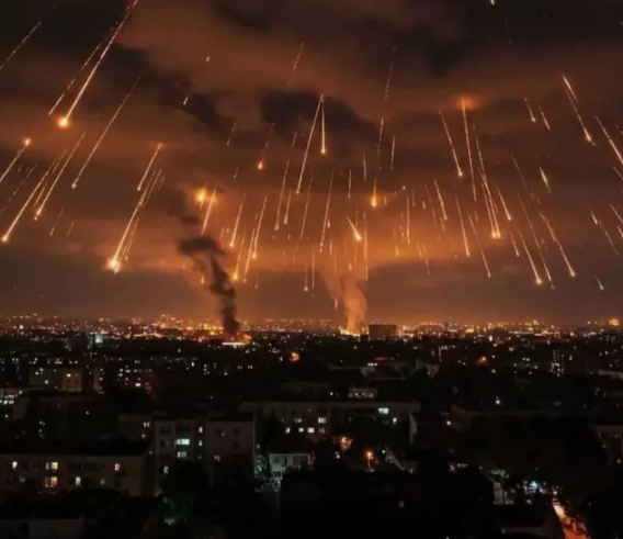 İran, Dubai Havalimanı'nı vurdu! Uçuşlar askıya alındı