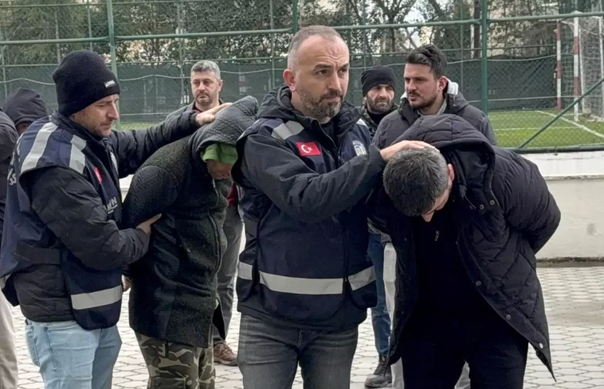 \'\'Kahraman kurye\'\' olarak tanınmıştı, kundaklama suçundan tutuklandı