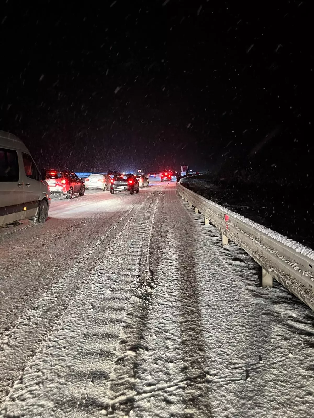 Kastamonu\'da Kar ve Buzlanma Araçları Kaldırdı