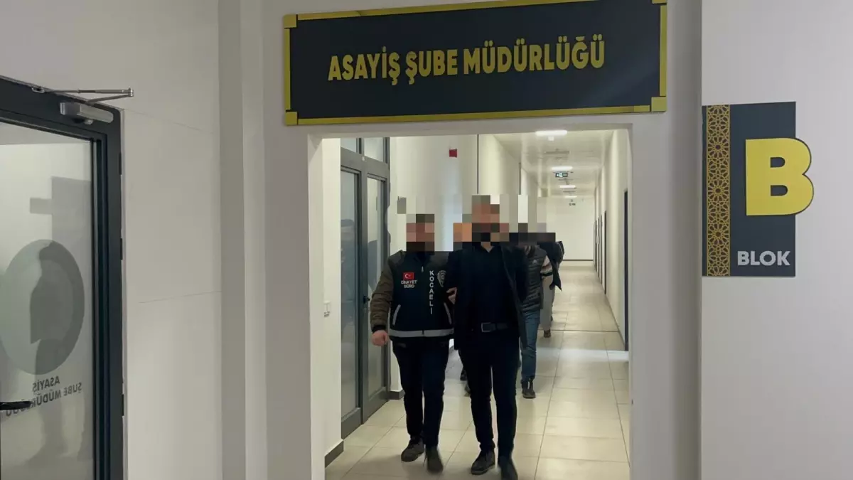 Kocaeli\'de Cinayet: 4 Şüpheli Tutuklandı