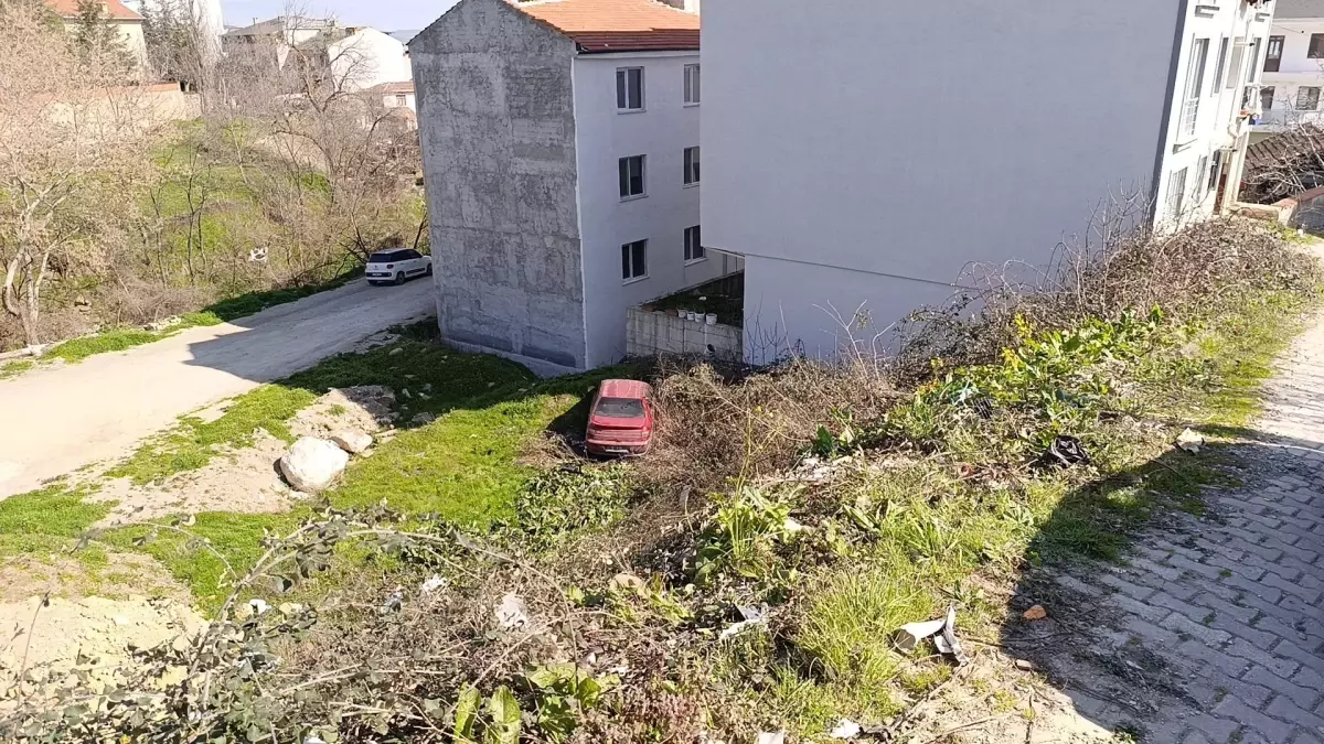 Freni Boşalan Araç Şarampole Uçtu