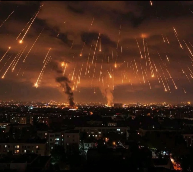 Savaşta 8. gün! İran, Tel Aviv'i ilk kez yeni nesil füzeler ile İHA'larla vurdu