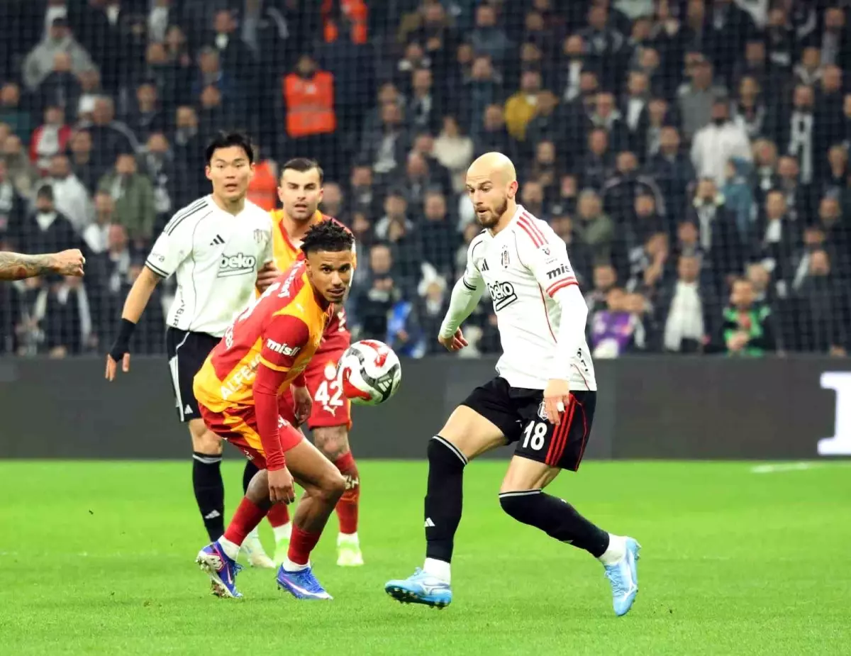 Galatasaray Derbiyi Önde Kapattı
