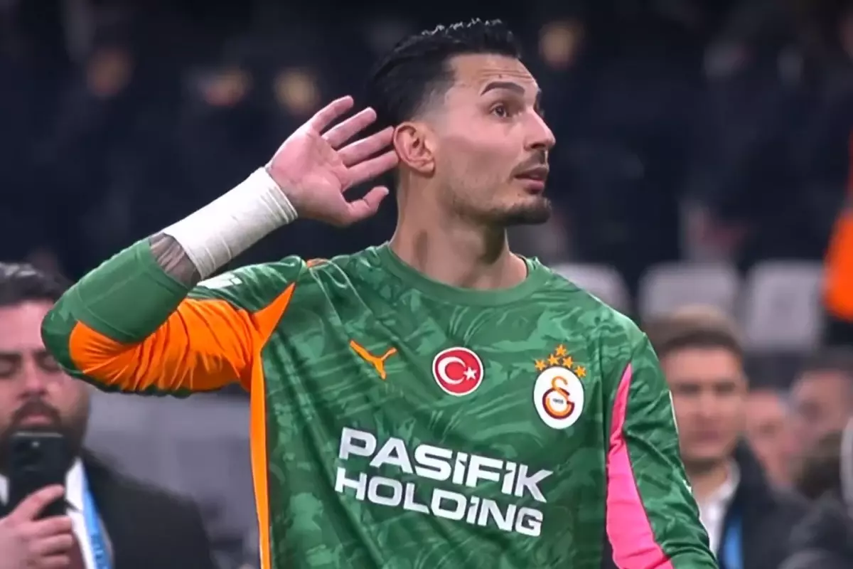 Uğurcan Çakır\'ın maç sonu sevinci tepki çekti
