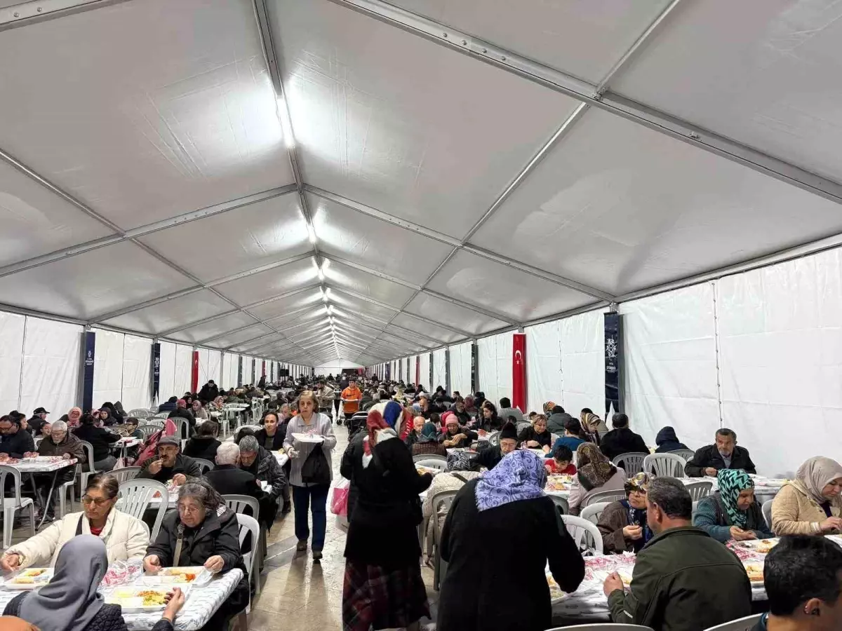 Başkan Çerçioğlu Ramazan ayının bereketini Aydın\'ın dört bir yanına taşımayı sürdürüyor