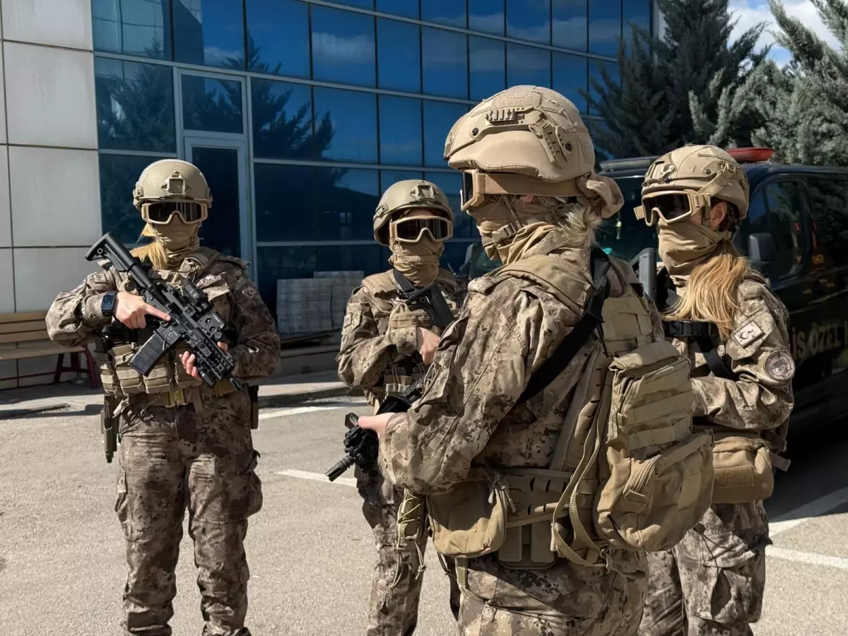 Başkentin kadın özel harekat polisleri