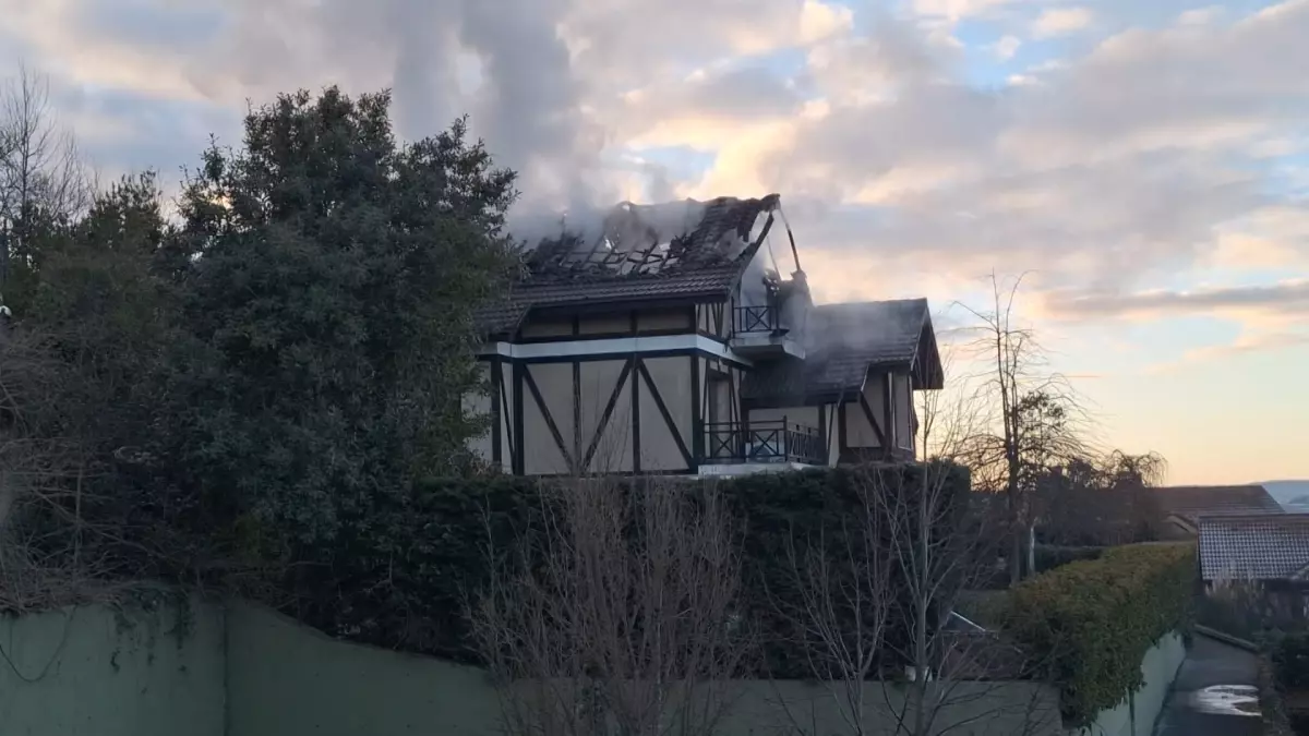 Beykoz\'da Villada Yangın Çıktı