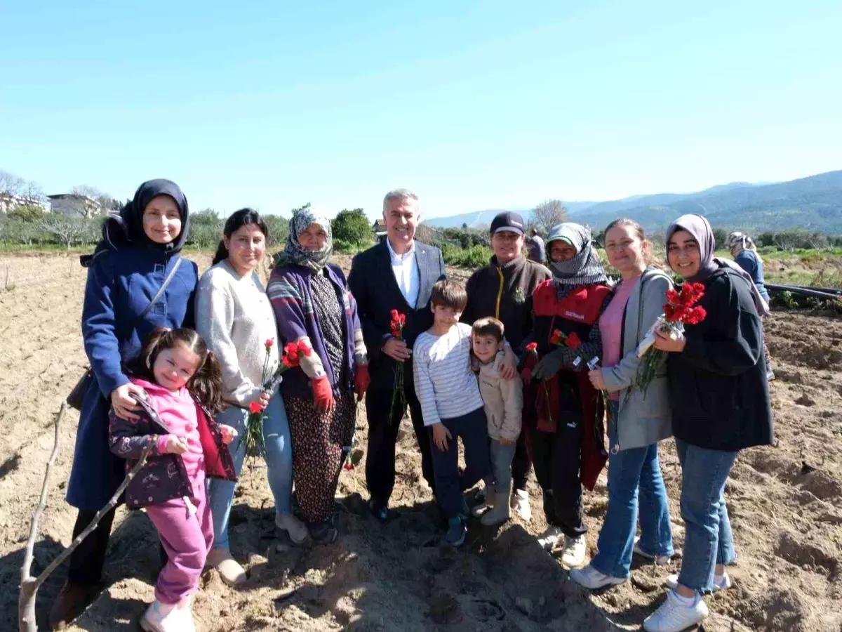 Buharkent\'te 8 Mart\'ta kadınlar unutulmadı