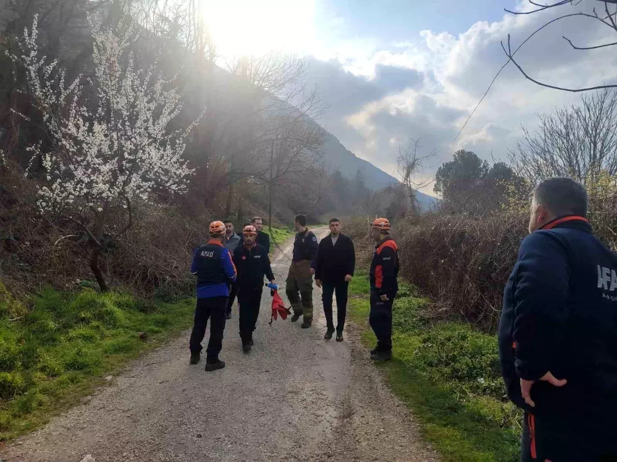 Yıldırım\'da Dağda Düşen Yürüyüşçü Kurtarıldı