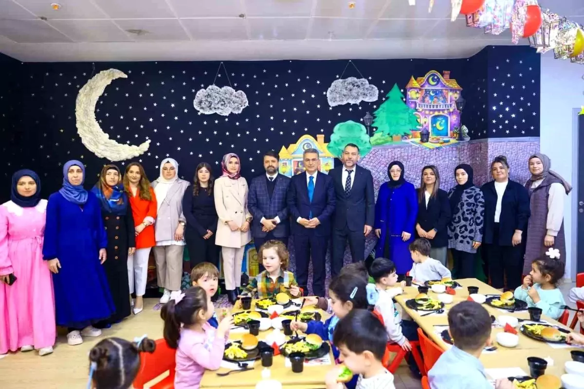 Canik\'te minikler, tekne oruçlarını Başkan Kurnaz ile birlikte açtı